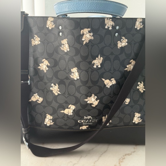 Coach Dempsey Tote Bag 40 In Signature Canvas With Happy Dog Print - Picture 9 of 16